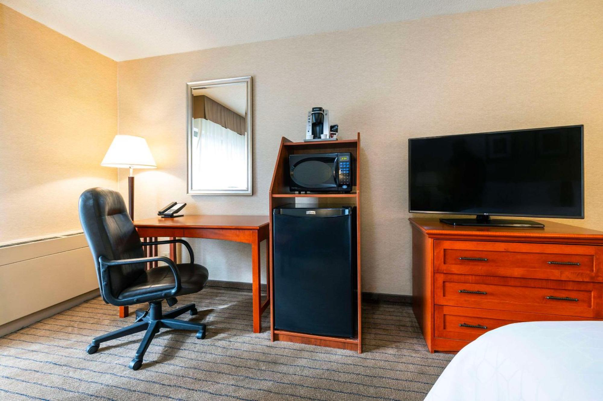 Allure Hotel & Conference Centre, Ascend Hotel Collection Barrie Eksteriør billede